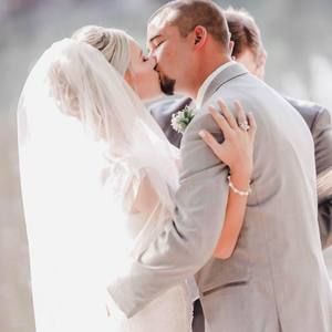 Meet your Posher, Laurel